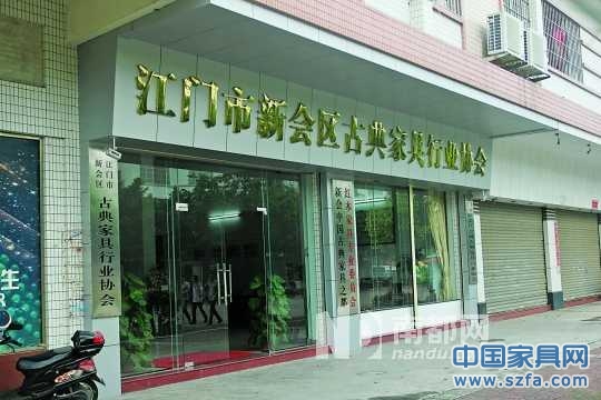 邱德厚一一回应质疑。